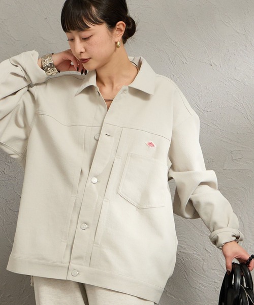 DANTON（ダントン）の「【WEB限定】[DANTON/ダントン] ワンポイントロゴ シャツブルゾン（その他アウター・レディース・ブラック/グレイッシュベージュ・40/42）」の2枚目の写真