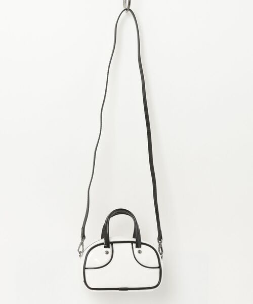 Ray BEAMS（レイビームス）の「PUMA 1976マイクロBAG（トートバッグ・レディース・ブラック/ホワイト/シルバー・ONE SIZE）」の4枚目の写真