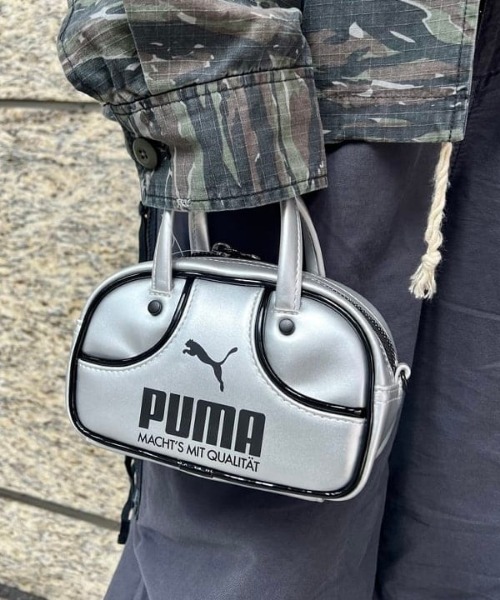 PUMA（プーマ）の「PUMA / 1976 マイクロ グリップ バッグ（ショルダーバッグ・レディース・ブラック/ホワイト/シルバー・ONE SIZE）」の8枚目の写真