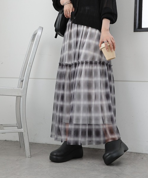 COLONY 2139（コロニートゥーワンスリーナイン）の「オンブレチェックチュールスカート（スカート・レディース・ブラック/ベージュ・FREE）」の2枚目の写真