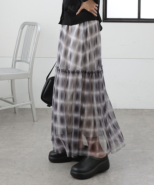COLONY 2139（コロニートゥーワンスリーナイン）の「オンブレチェックチュールスカート（スカート・レディース・ブラック/ベージュ・FREE）」の5枚目の写真