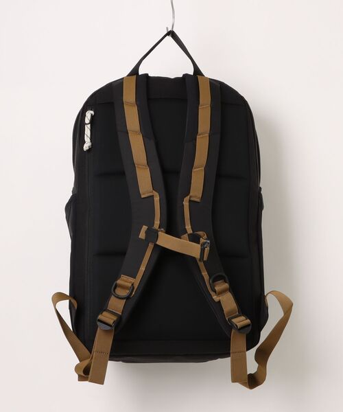 TOPO DESIGNS（トポデザインズ）の「多機能バックパック【TOPO DESIGNS】COMMUTER BACKPACK（バックパック/リュック・レディース・グレー/ブラック・ONE SIZE）」の3枚目の写真