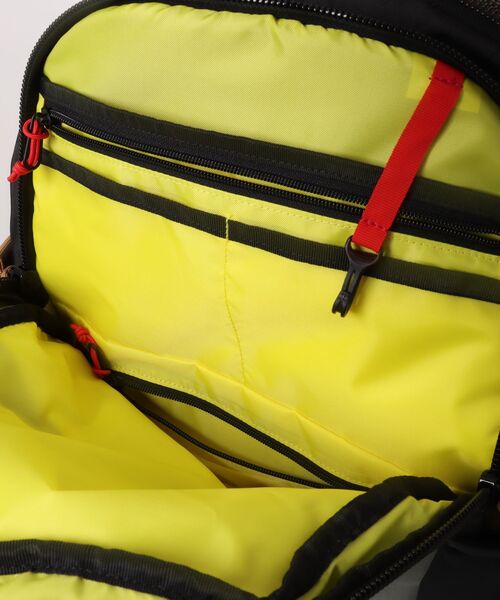 TOPO DESIGNS（トポデザインズ）の「多機能バックパック【TOPO DESIGNS】COMMUTER BACKPACK（バックパック/リュック・レディース・グレー/ブラック・ONE SIZE）」の7枚目の写真