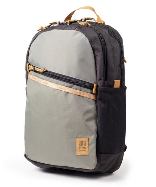 TOPO DESIGNS（トポデザインズ）の「多機能バックパック【TOPO DESIGNS】COMMUTER BACKPACK（バックパック/リュック・レディース・グレー/ブラック・ONE SIZE）」の2枚目の写真