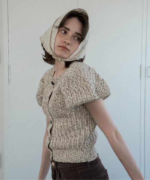 lawgy(ラウジー)の「check triangle mellow scarf / チェックトライアングルメロウスカーフ(バンダナ/スカーフ・レディース・ライトベージュ/ブルー/ブラック・FREE)」の4枚目の写真