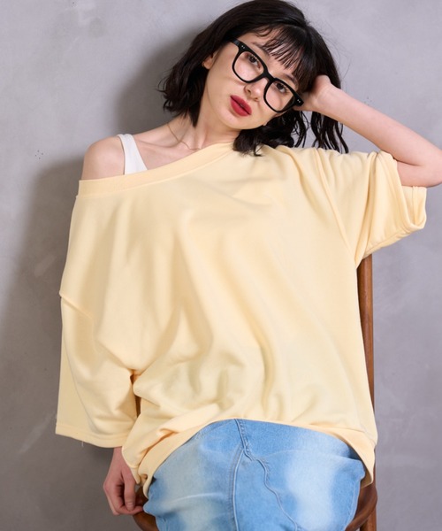 A.D.C.L.(エーディーシーエル)の「オフショルダー オーバーサイズ プルオーバー(Tシャツ/カットソー・レディース・ブラック/オートミール/イエロー・M/L)」の9枚目の写真