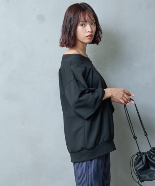 A.D.C.L.（エーディーシーエル）の「オフショルダー オーバーサイズ プルオーバー（Tシャツ/カットソー・レディース・ブラック/オートミール/イエロー・M/L）」の6枚目の写真