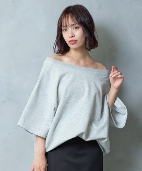 A.D.C.L.（エーディーシーエル）の「オフショルダー オーバーサイズ プルオーバー（Tシャツ/カットソー・レディース・ブラック/オートミール/イエロー・M/L）」の12枚目の写真