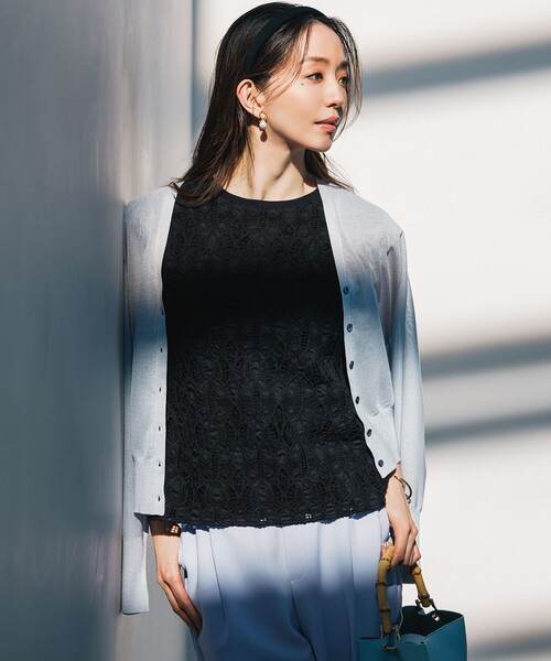 23区 S(ニジュウサンクチイサイサイズ)の「コードエンブロイダリージャージー フレンチスリーブ カットソー(Tシャツ/カットソー・レディース・ベージュ系/ダークブラウン系/ホワイト系/ブラック系・32)」の1枚目の写真
