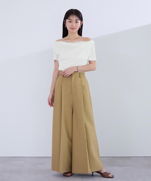 UR'S(ユアーズ)の「オフショルダーハーフスリーブレースドッキングTシャツ(Tシャツ/カットソー・レディース・ベージュ/オフホワイト/ブラック・S/M/L)」の14枚目の写真