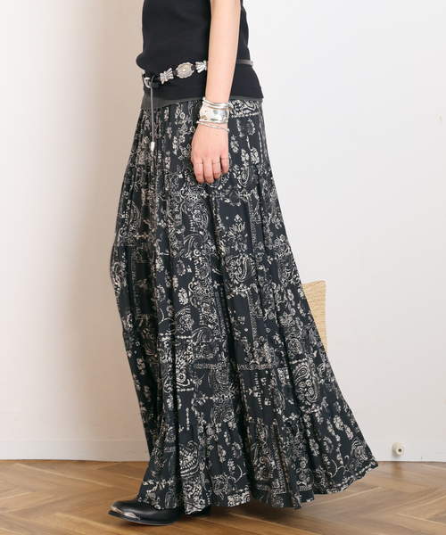 Couture d'adam（クチュールドアダム）の「【COUTURE D'ADAM/クチュールドアダム】別注Bandana College Print Skirt（スカート・レディース・ブラック・FREE）」の2枚目の写真