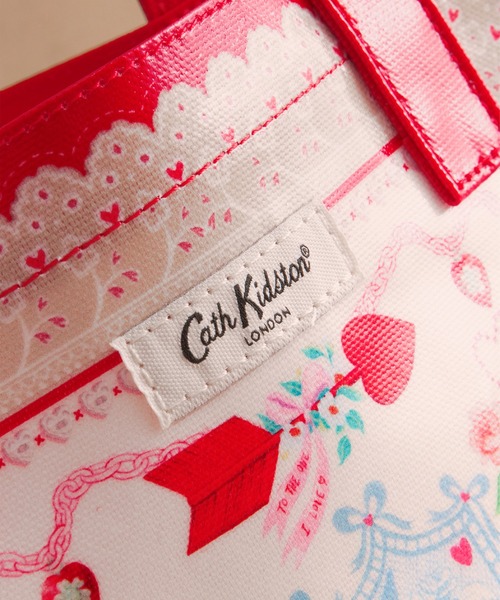 Cath Kidston(キャスキッドソン)の「スモール ブックバッグ Valentines(ハンドバッグ・レディース・レッド・FREE)」の4枚目の写真