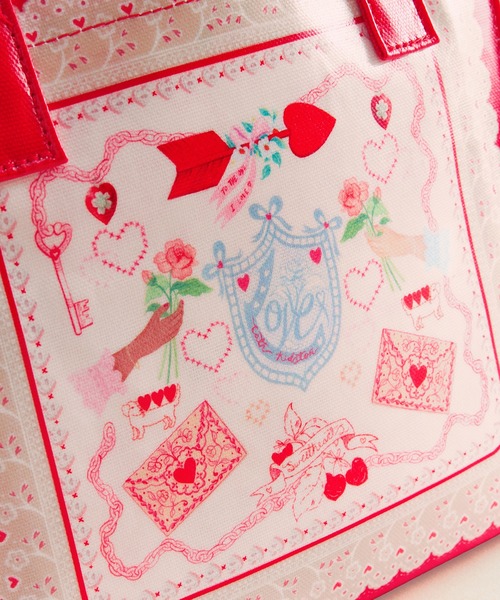 Cath Kidston(キャスキッドソン)の「スモール ブックバッグ Valentines(ハンドバッグ・レディース・レッド・FREE)」の3枚目の写真
