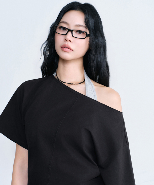 MUSINSA STANDARD WOMAN（ムシンサスタンダードウーマン）の「ウィメンズリラックスドオフショルダーTシャツ[ブラック]（Tシャツ/カットソー・レディース・その他・SMALL/MEDIUM/LARGE/X-SMALL）」の5枚目の写真