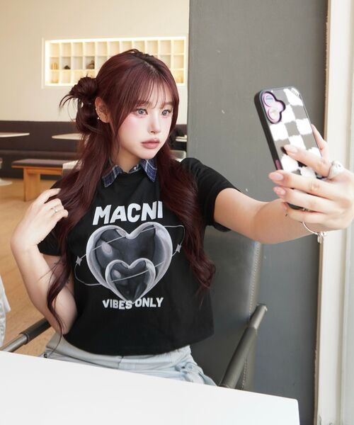 MACNI(マクニ)の「DOUBLE HEART CROP T-SHIRT BLACK(Tシャツ/カットソー・レディース・ブラック・FREE)」の7枚目の写真