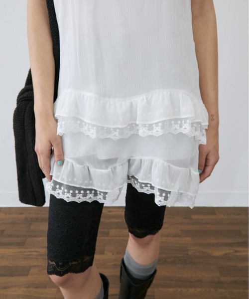 Rohwel（ローウェル）の「Tiered Lace Camisole Dress / ティアードレースキャミソールドレス（キャミソール・レディース・ブラック/ホワイト・FREE）」の17枚目の写真