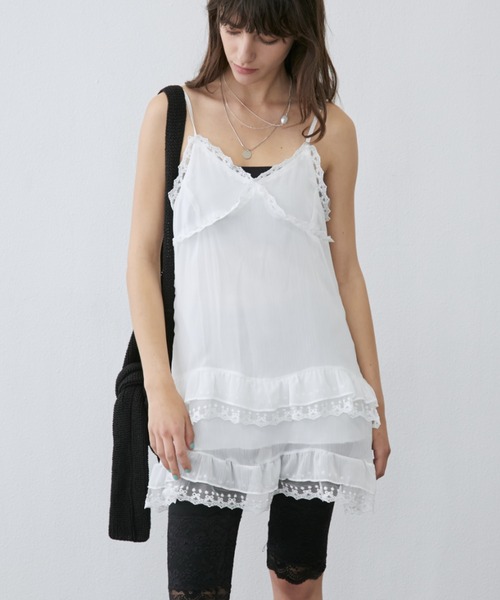 Rohwel（ローウェル）の「Tiered Lace Camisole Dress / ティアードレースキャミソールドレス（キャミソール・レディース・ブラック/ホワイト・FREE）」の18枚目の写真