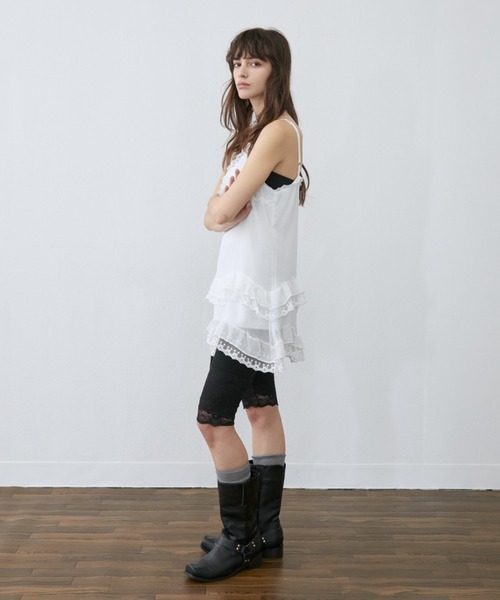 Rohwel（ローウェル）の「Tiered Lace Camisole Dress / ティアードレースキャミソールドレス（キャミソール・レディース・ブラック/ホワイト・FREE）」の3枚目の写真