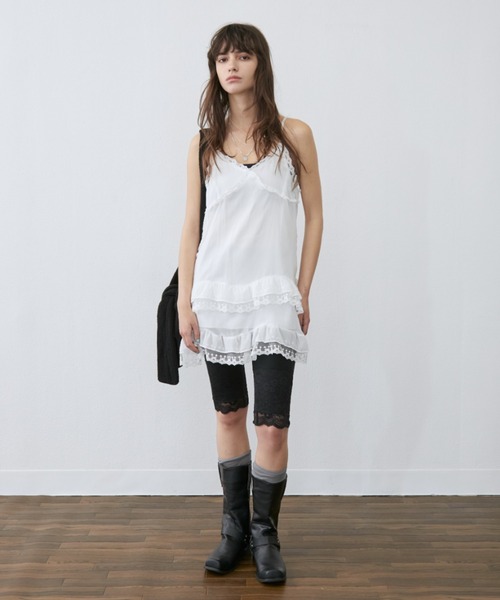 Rohwel（ローウェル）の「Tiered Lace Camisole Dress / ティアードレースキャミソールドレス（キャミソール・レディース・ブラック/ホワイト・FREE）」の11枚目の写真