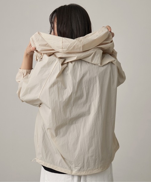 OFROOM(オフルーム)の「UV Cut Sheer Blouson|UVカットシアーブルゾン(ブルゾン・レディース・グリーン/ホワイト/ベージュ・FREE)」の6枚目の写真