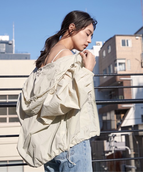 OFROOM(オフルーム)の「UV Cut Sheer Blouson|UVカットシアーブルゾン(ブルゾン・レディース・グリーン/ホワイト/ベージュ・FREE)」の8枚目の写真