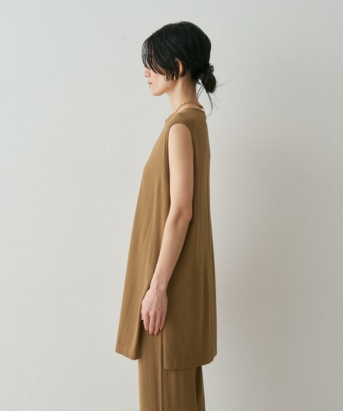 qualite（カリテ）の「【接触冷感・セットアップ対応】レーヨンストレッチニットチュニック　夏服　オフィスカジュアル　タンクトップ（ニット/セーター・レディース・グレー系その他2/ダークベージュ・フリー）」の16枚目の写真