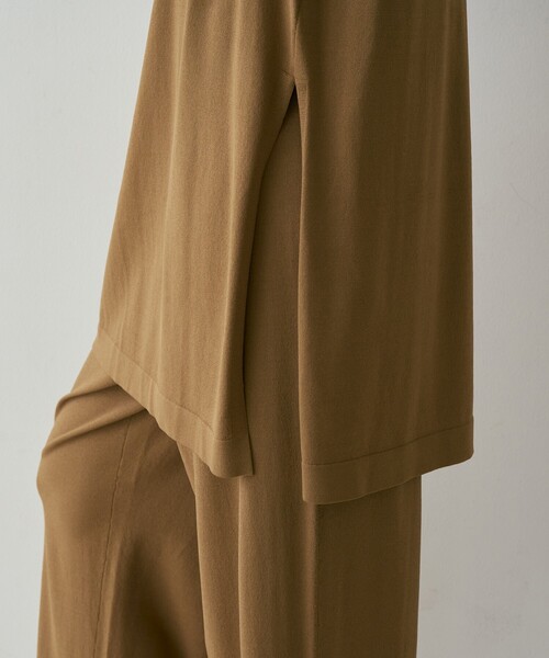 qualite（カリテ）の「【接触冷感・セットアップ対応】レーヨンストレッチニットチュニック　夏服　オフィスカジュアル　タンクトップ（ニット/セーター・レディース・グレー系その他2/ダークベージュ・フリー）」の20枚目の写真