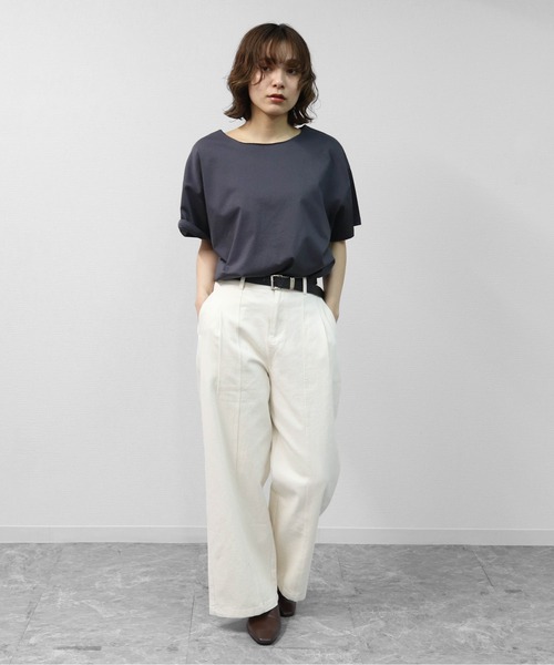THE CELL.（ザセルドット）の「センターシーム　ワイドストレートデニム　CENTER SEAM WIDE STRAIGHT DENIM（デニムパンツ・レディース・アイボリー/チャコールグレー・FREE）」の3枚目の写真