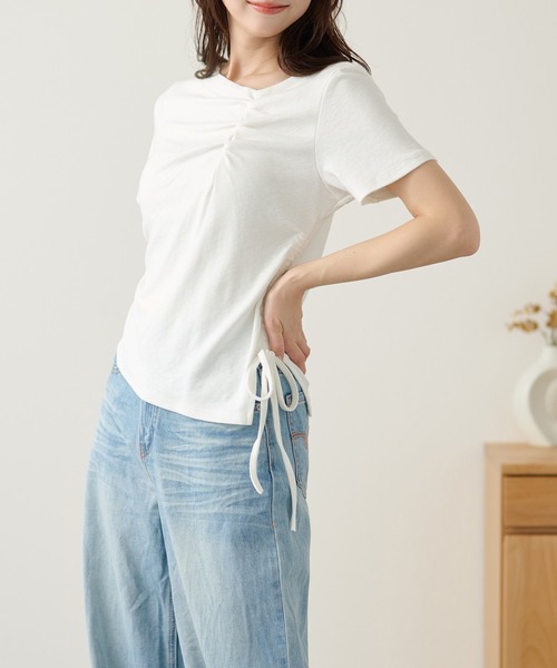 DAYRA(デイラ)の「フロント ギャザー サイド リボン Tシャツ(Tシャツ/カットソー・レディース・イエロー/パープル/ブラック/ホワイト・FREE)」の21枚目の写真