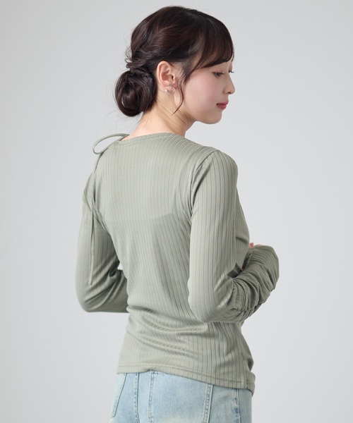 DAYRA(デイラ)の「肩リボン アシメ シャーリング リブ トップス(Tシャツ/カットソー・レディース・チャコールグレー/ブラック/グリーン・FREE/S)」の13枚目の写真