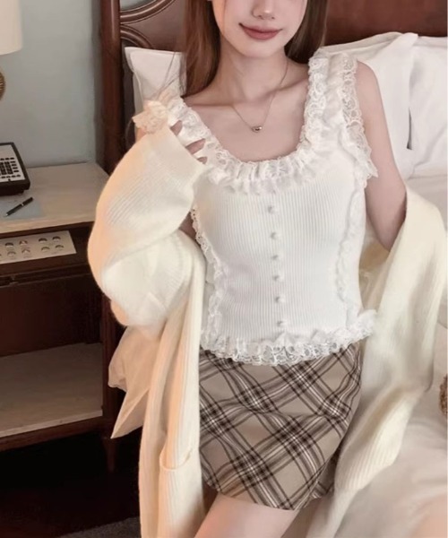 kirakiraShop(キラキラショップ)の「レース付き リブ タンクトップ(タンクトップ・レディース・ブラック/ホワイト/イエロー・FREE)」の5枚目の写真
