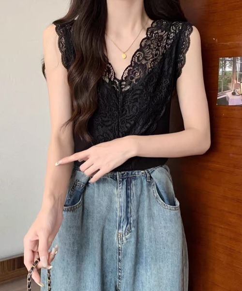 yuue' ( wear )(ユーイ)の「レースVネックサマーリブニットタンクトップ(タンクトップ・レディース・ブラック/ホワイト・FREE)」の4枚目の写真