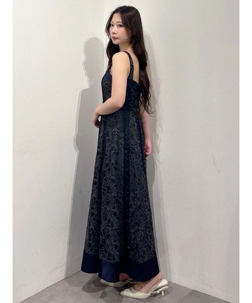 MERCURYDUO(マーキュリーデュオ)の「カットワークレースキャミワンピース(ワンピース・レディース・ネイビー/オフホワイト・SMALL/MEDIUM)」の5枚目の写真