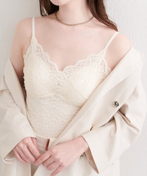 natural couture(ナチュラルクチュール)の「カップ付きレースキャミ(キャミソール・レディース・ベージュ/ブラック系その他/ブラック/アイボリー/オフホワイト・FREE)」の1枚目の写真