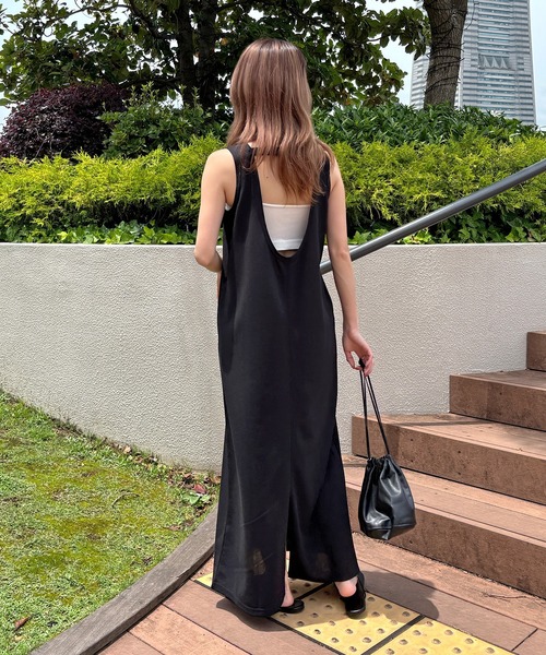 ISOOK(アイスー)の「【ISOOK / アイスー】カットジョーゼットバックオープンワンピース / Iライン ロング丈 ノースリーブ 夏 ZOZOTOWN限定(ワンピース・レディース・ブラウン/ブラック・FREE)」の3枚目の写真