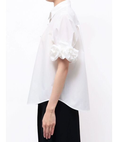 TONAL（トーナル）の「フラワースリーブシャツ（シャツ/ブラウス・レディース・ライトブルー/オフホワイト/ネイビー・MEDIUM）」の17枚目の写真