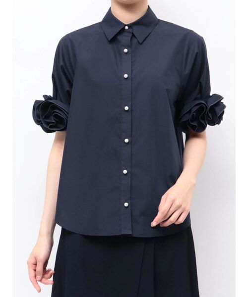 TONAL（トーナル）の「フラワースリーブシャツ（シャツ/ブラウス・レディース・ライトブルー/オフホワイト/ネイビー・MEDIUM）」の4枚目の写真