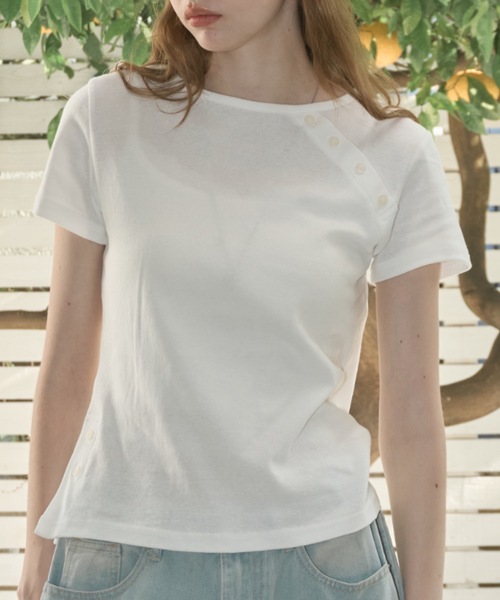 Birthday room(バースデイルーム)の「アシメボタンTシャツ/Asymmetric Button T-Shirt(Tシャツ/カットソー・レディース・ブラック/ホワイト・FREE)」の8枚目の写真