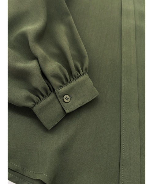 Sew loop(ソーループ)の「スキッパー風デザイン&ボリュームスリーブブラウス(シャツ/ブラウス・レディース・ブラック/オリーブ/グレー・FREE)」の8枚目の写真