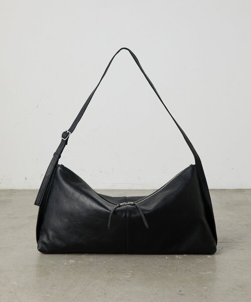 BEARDSLEY(ビアズリー)の「プルアップレザーフラットバッグ《本革》【A4対応】(ショルダーバッグ・レディース・ブラック・FREE)」の9枚目の写真