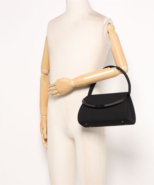 prendre la joie(プレンドレラジョア)の「【Prendre la joie】喪服・礼服 サテン切替リボン台形ブラックフォーマルバッグ(ハンドバッグ・レディース・ブラック・FREE)」の5枚目の写真