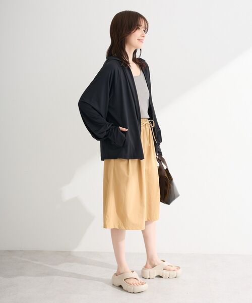 Green Parks(グリーンパークス)の「【適ON】【UVカット・接触冷感・抗菌防臭】フード付きUVカットパーカー(パーカー・レディース・ホワイト系その他2/ライラック/ブラック・FREE)」の7枚目の写真