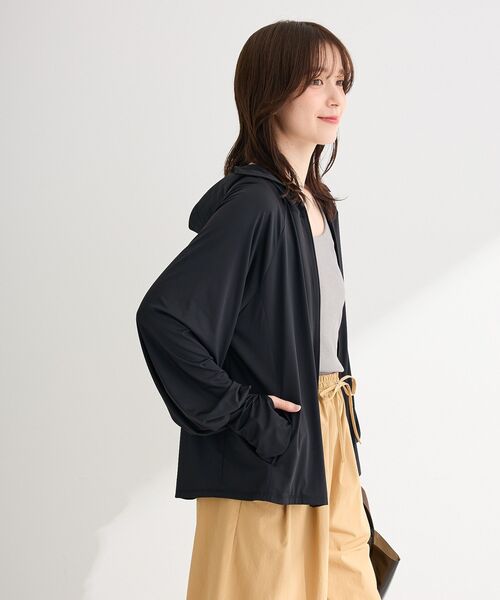 Green Parks(グリーンパークス)の「【適ON】【UVカット・接触冷感・抗菌防臭】フード付きUVカットパーカー(パーカー・レディース・ホワイト系その他2/ライラック/ブラック・FREE)」の11枚目の写真