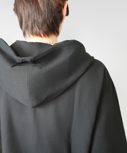 SPINNS(スピンズ)の「キラッとロゴで差がつく◎短丈フェード加工半袖ダブルジップパーカー/ラインストーンロゴ(パーカー・メンズ・ブラック/クリアブラック/ブラック系その他/ピンク系その他・ONESIZE)」の5枚目の写真