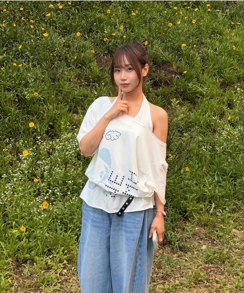 AWESOME STUDIO（オーサムスタジオ）の「ベイビーキャット ワンショルダーティーシャツ ホワイト（Tシャツ/カットソー・レディース・ホワイト・FREE）」の9枚目の写真