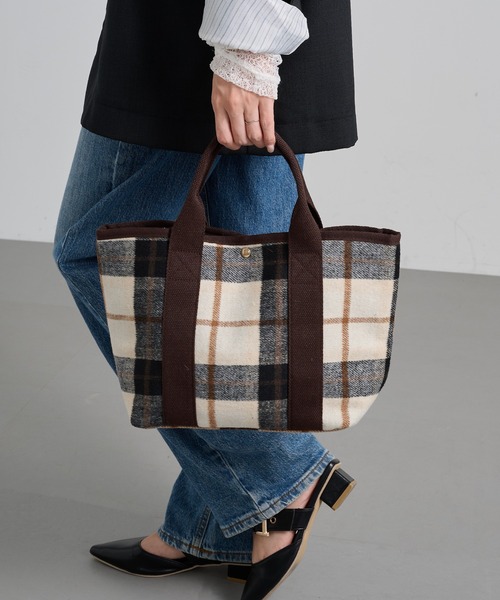 A by MAGASIN DE MODE(エーバイマガジンデモード)の「【A By MAGASIN DE MODE】e.e.p.ぴたっと仕切トート SNBD(トートバッグ・レディース・グレイッシュベージュ/グレー/ベージュ系その他/グリーン系1・FREE)」の12枚目の写真
