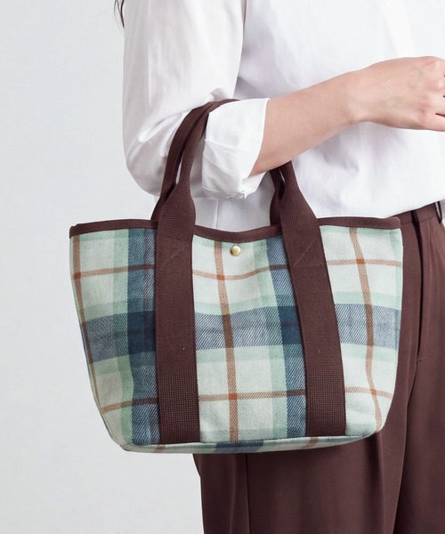 A by MAGASIN DE MODE(エーバイマガジンデモード)の「【A By MAGASIN DE MODE】e.e.p.ぴたっと仕切トート SNBD(トートバッグ・レディース・グレイッシュベージュ/グレー/ベージュ系その他/グリーン系1・FREE)」の15枚目の写真