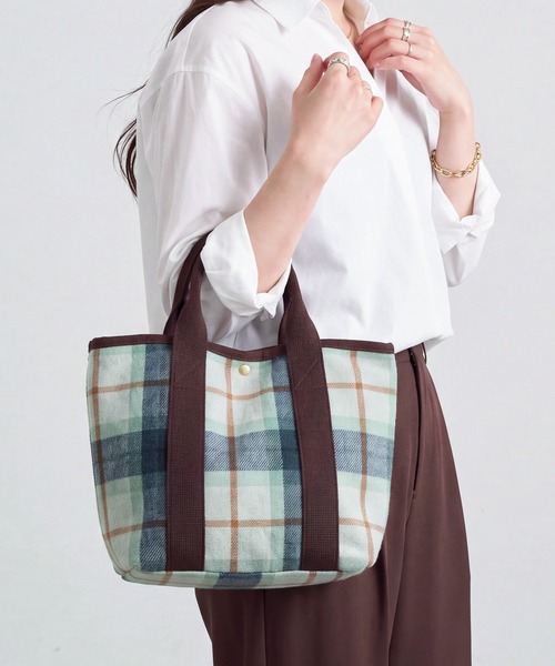 A by MAGASIN DE MODE(エーバイマガジンデモード)の「【A By MAGASIN DE MODE】e.e.p.ぴたっと仕切トート SNBD(トートバッグ・レディース・グレイッシュベージュ/グレー/ベージュ系その他/グリーン系1・FREE)」の17枚目の写真