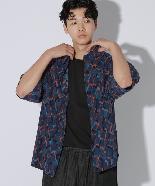 LAKOLE(ラコレ)の「柄カット楊柳半袖シャツ / 1009854(シャツ/ブラウス・メンズ・ホワイト/ブラック/ネイビー・MEDIUM/LARGE)」の3枚目の写真