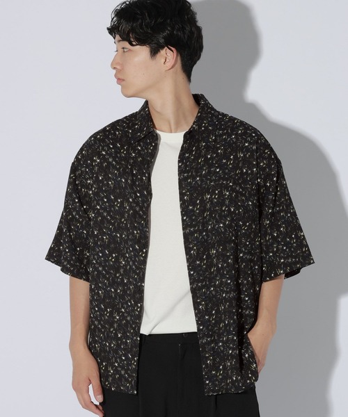 LAKOLE(ラコレ)の「柄カット楊柳半袖シャツ / 1009854(シャツ/ブラウス・メンズ・ホワイト/ブラック/ネイビー・MEDIUM/LARGE)」の1枚目の写真